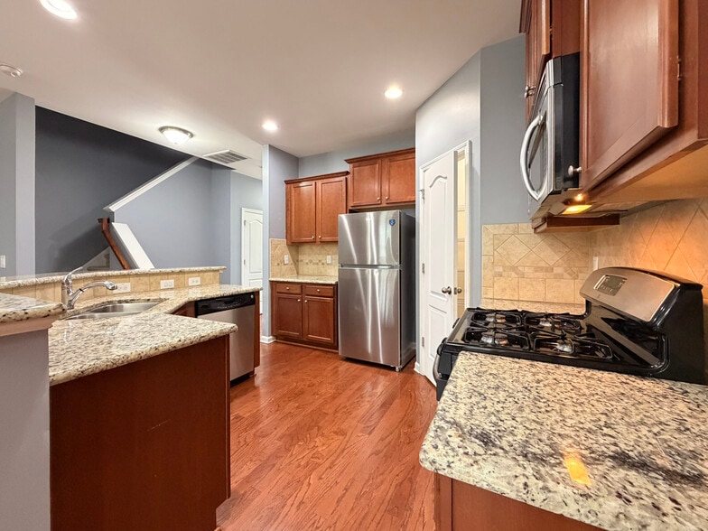 Building Photo - 8268 Primanti Blvd