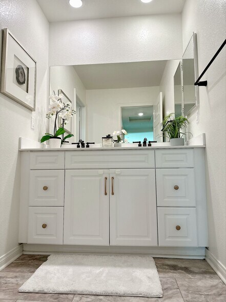 Building Photo - 4798 S Scott Way