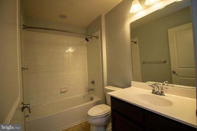 Building Photo - 143 Margaretta Dr