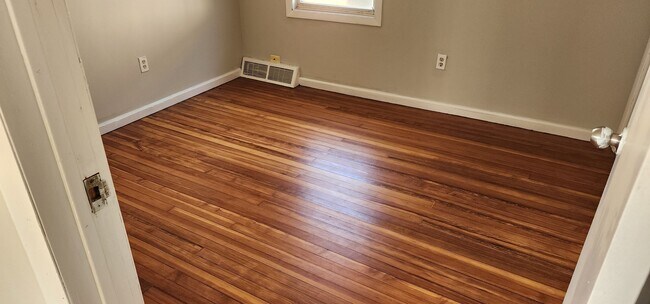 Primary Photo - 539 Garfield Ave