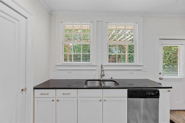 Building Photo - 251 Bolling Rd NE
