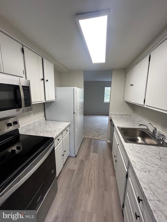 Building Photo - 7051 Knighthood Ln