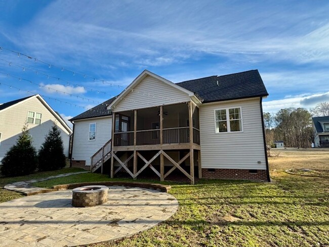 Building Photo - Charming 3BR/2BA Cottage Retreat on Large ...