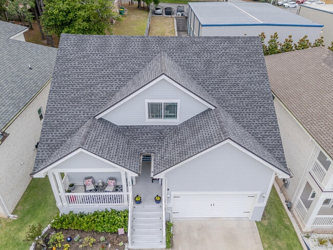 Building Photo - 409 Hideaway Ln