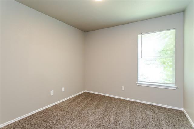 Building Photo - 1217 Village Garden Dr