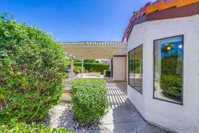 Building Photo - 11742 Avenida Sivrita