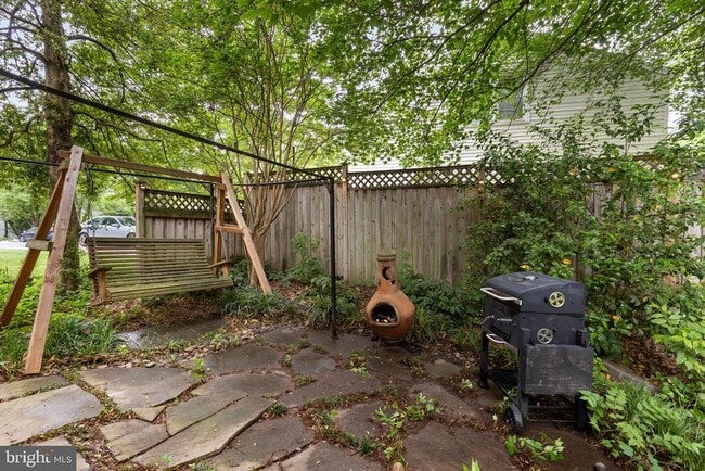 Building Photo - 9830 Meadow Valley Dr