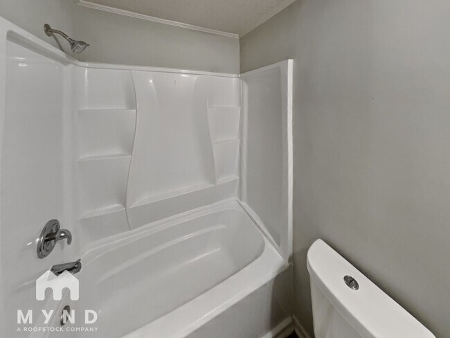 Building Photo - 4546 Lisa Dr