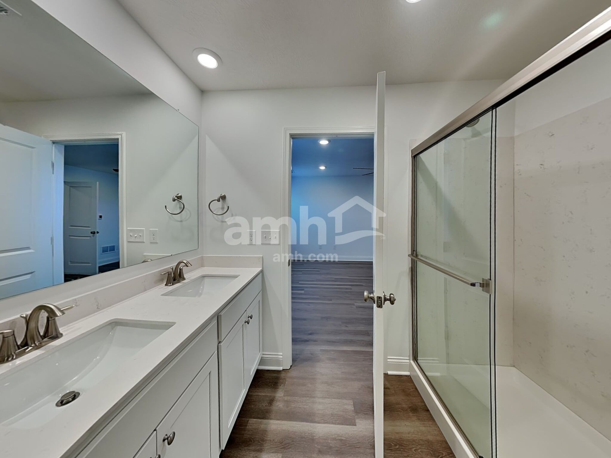 Building Photo - 9154 Henley Ave