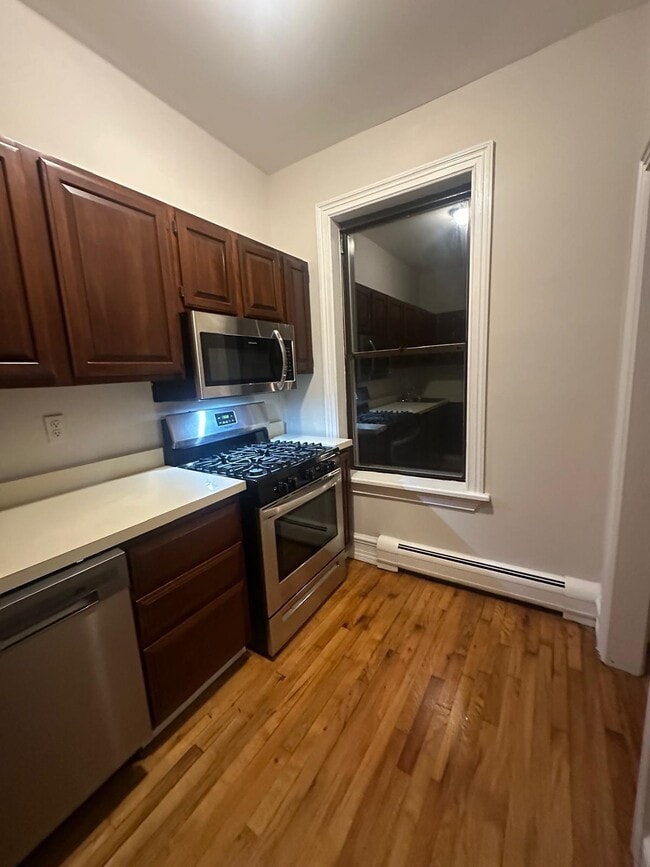 Building Photo - 308 2nd St