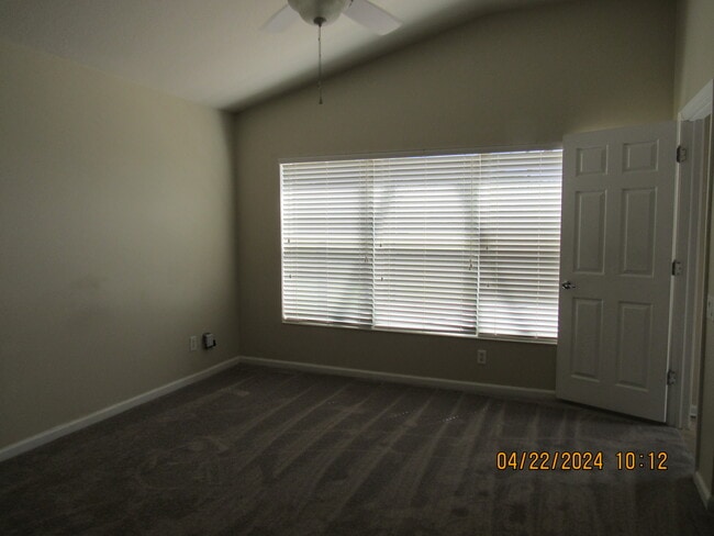 Building Photo - 14703 Wake Robin Dr