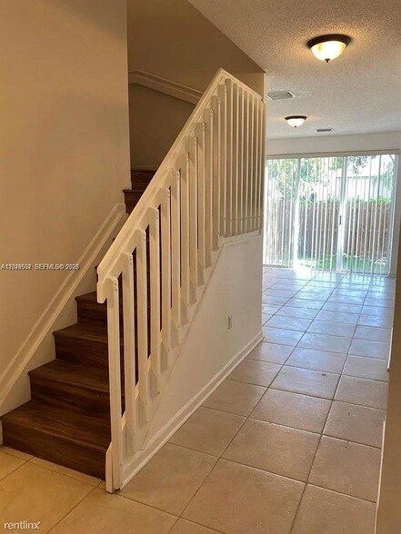 Building Photo - 7980 S Southwood Cir