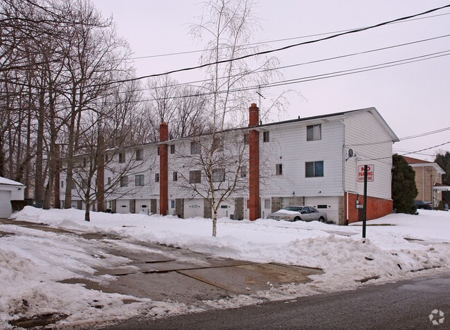 Building Photo - 1781 Cromwell Dr