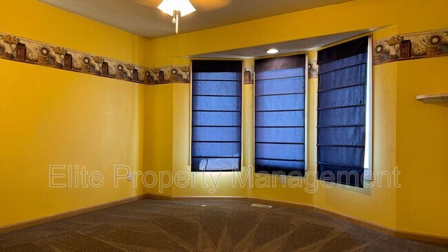 Building Photo - 629 W Kenosha Dr