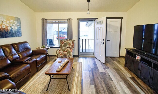 Primary Photo - 4679 Gumwood Cir