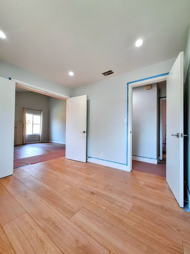 Building Photo - Beautifully Remodeled 3bd Single Story House: Everything Brand New!