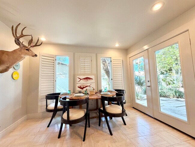 Building Photo - 205 McPherson Dr