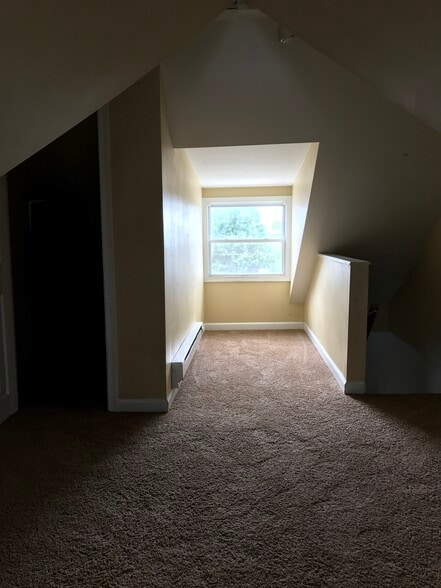 Building Photo - 520 S 14th St