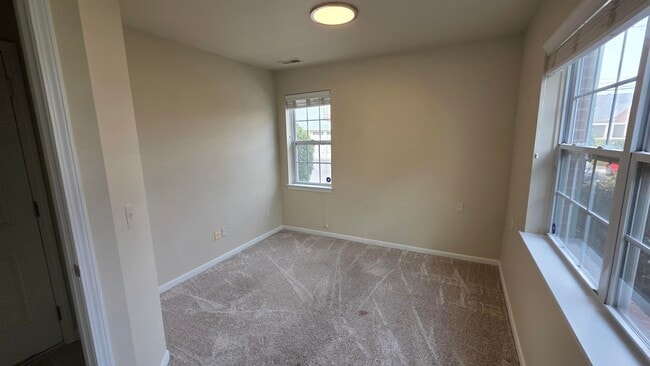 Building Photo - 1580 Kessler Ave