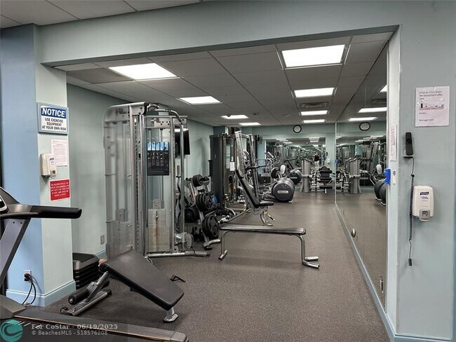 Building Photo - 4900 N Ocean Blvd