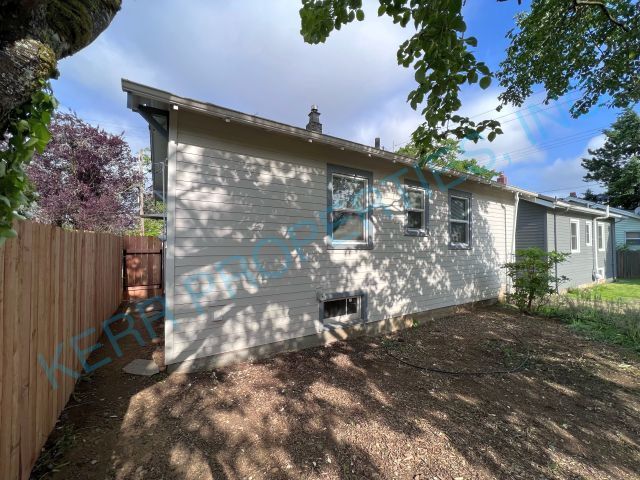 Building Photo - 1420 NE 53rd Ave