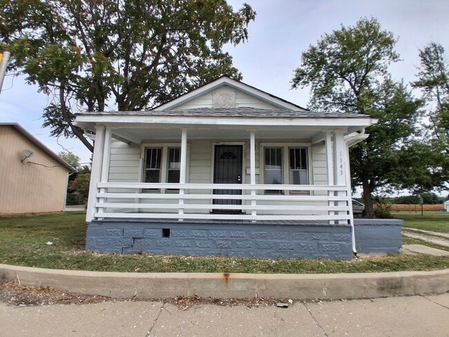 Primary Photo - 1143 N State St