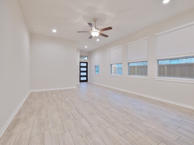 Building Photo - 7918 Pershing Ave