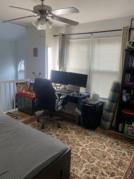 Building Photo - 712 Legends Dr