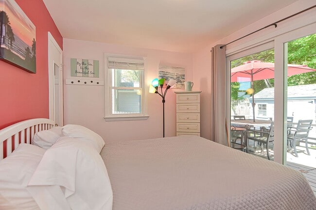 Building Photo - Winter Rental: Ryal Side in Beverly (Utilities Included)