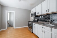 Building Photo - Spacious 3-Bedroom, 2-Bathroom Duplex in Avondale