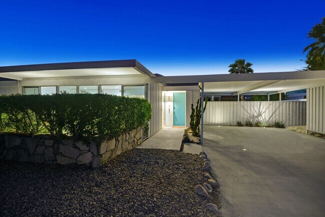 Building Photo - Mid-Century Steel Oasis in Palm Springs