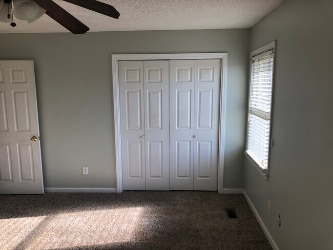 Building Photo - 4776 Cheshire Cir