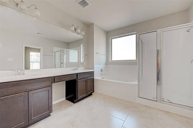 Building Photo - 8402 Coral Cove Pass Ln