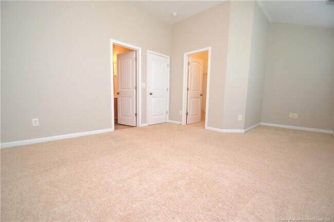 Building Photo - 208 Irving Way