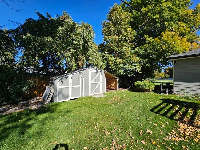 Building Photo - Target Range Single Family Home - 3bdrm (+bonus), 2bath, great yard, garage.  Summer Rental