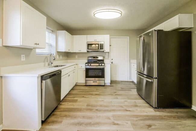 Building Photo - 2966 Heather Lake Dr