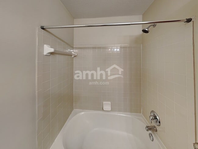 Building Photo - 6213 Home Park Dr