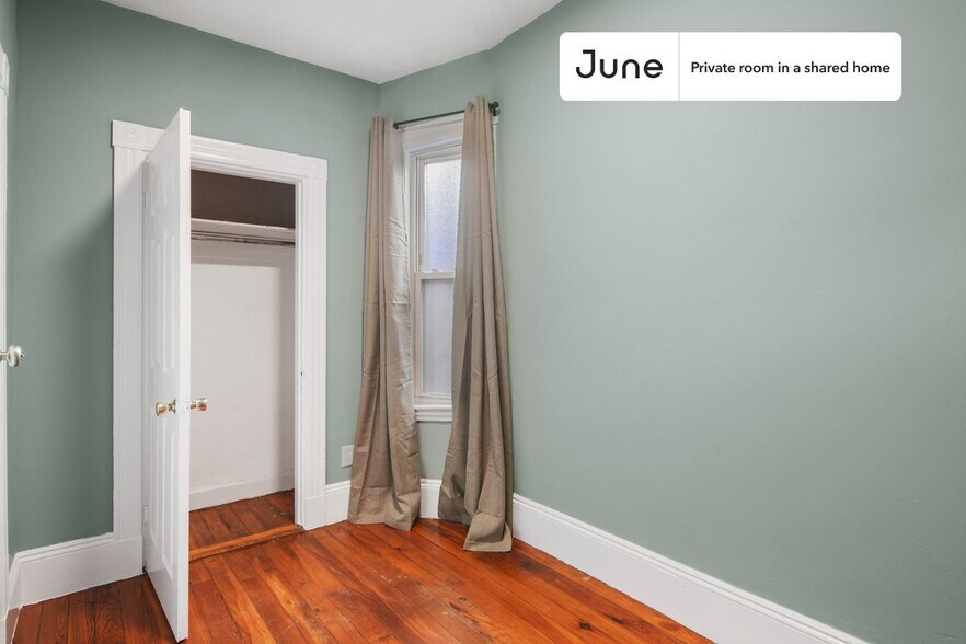 Building Photo - Room in Shared 4 bed/1.5 bath home