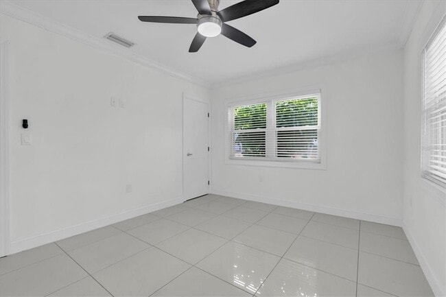 Building Photo - 314 Bahia Vista Dr