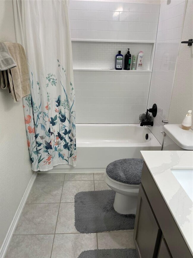 Building Photo - 1537 Sonny Dr