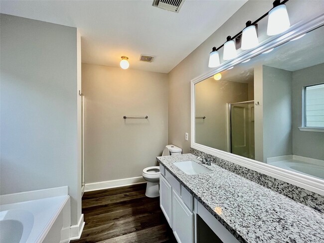 Building Photo - 1511 Nichole Woods Dr