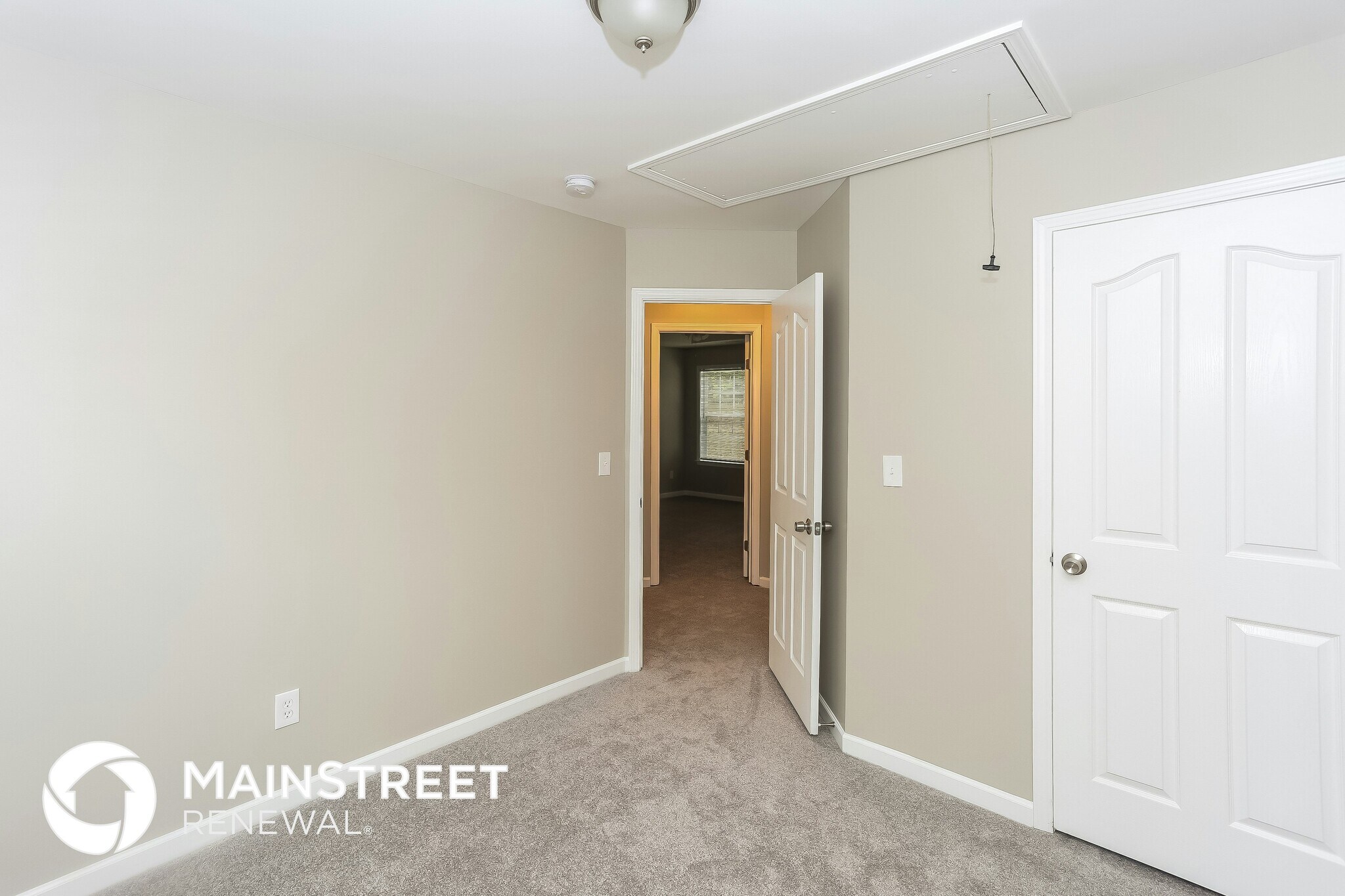 Building Photo - 8210 Chatham Oaks Dr