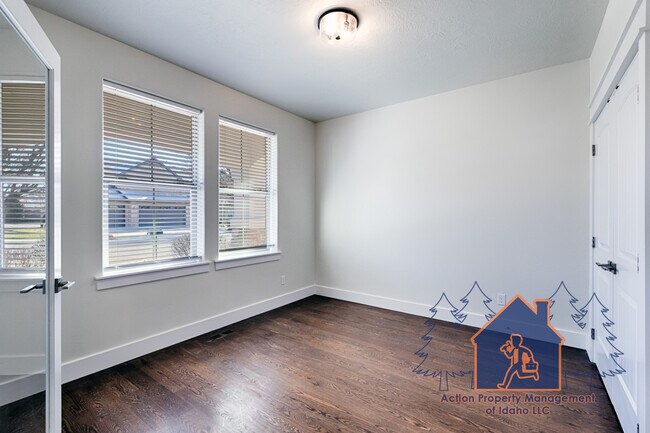 Building Photo - 2539 Bottle Brush Ave