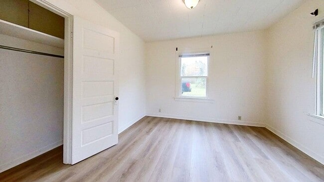 Building Photo - $600 Move In Credit! Charming Country Home in Silver Creek