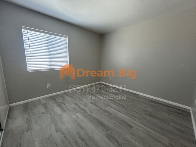 Building Photo - 3857 Akina Ave