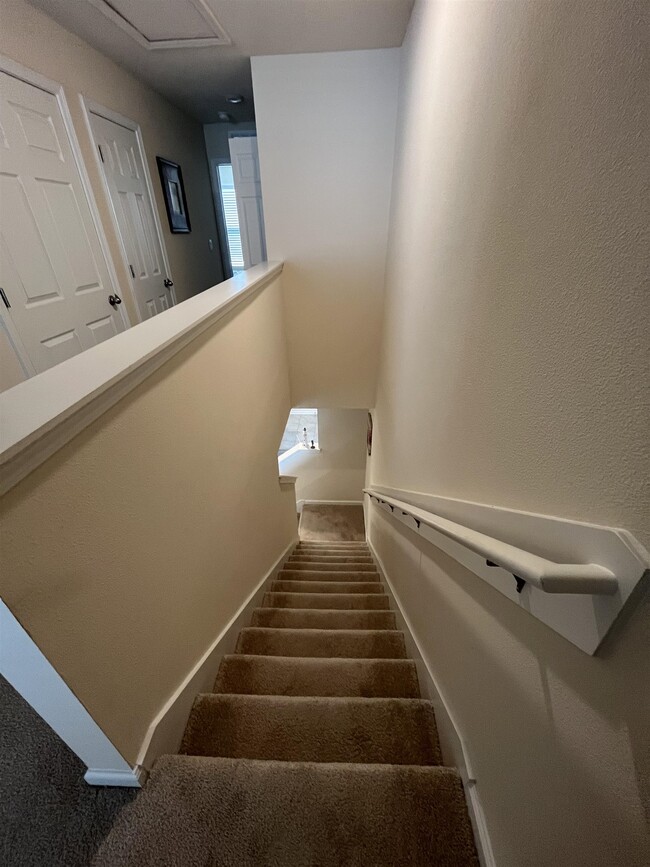 Building Photo - 94 Red House Cir