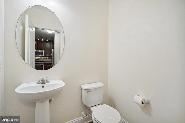 Building Photo - 22936 Spicebush Dr