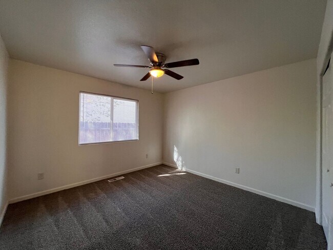 Building Photo - Large 4-bedroom home located in the Countr...