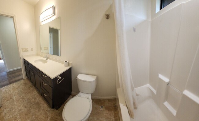 Building Photo - LOCATION-CLOSE PROXIMITY TO POLY CAMPUS