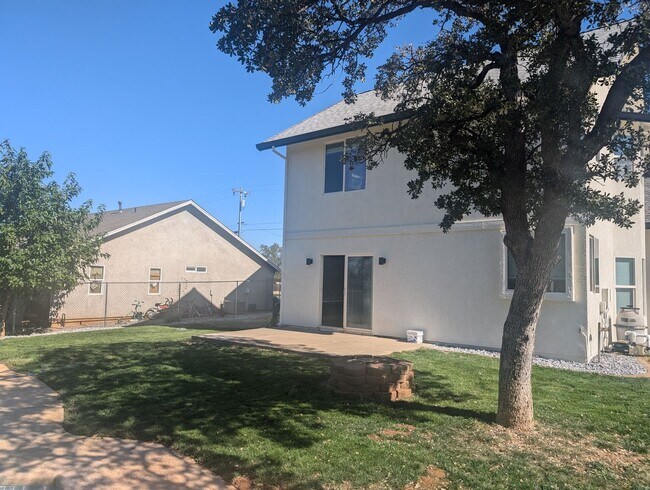 Building Photo - 19573 Valley Ford Dr